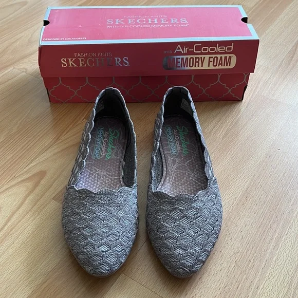 Skechers Women's, Cleo - Honeycomb Flat with Air-Cooled Memory Foam - Picture 2 of 13